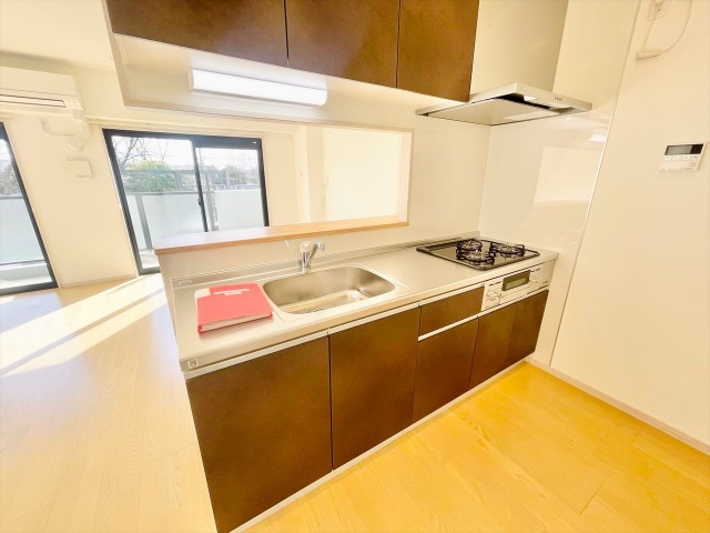 キッチン　同一建物内２０３号室内装写真転載