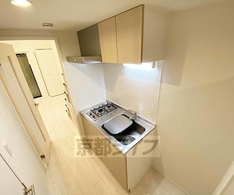 キッチン　二口コンロ付きのキッチンです。