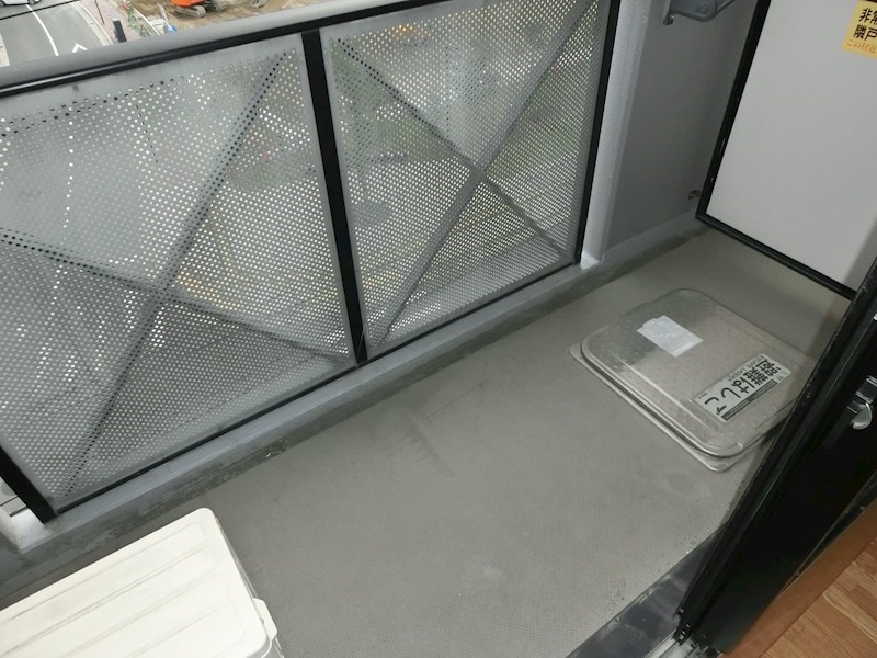 バルコニー　同物件別号室参考写真