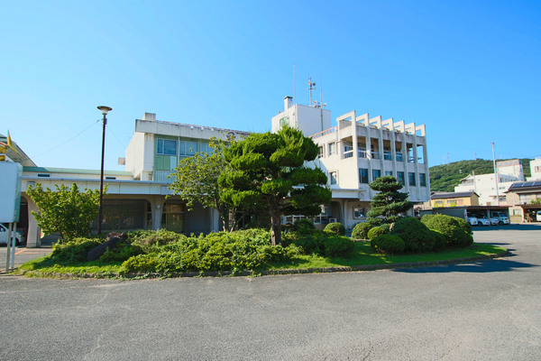 役所　岡山市東区役所瀬戸支所（役所）まで1841m