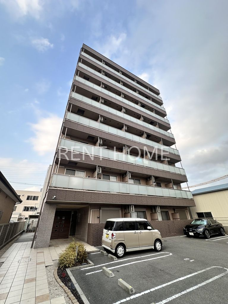 建物外観　鉄骨造の８階建ての建物です。