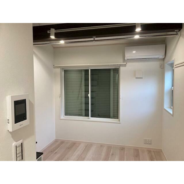 居室・リビング　天井が高く開放感があります！