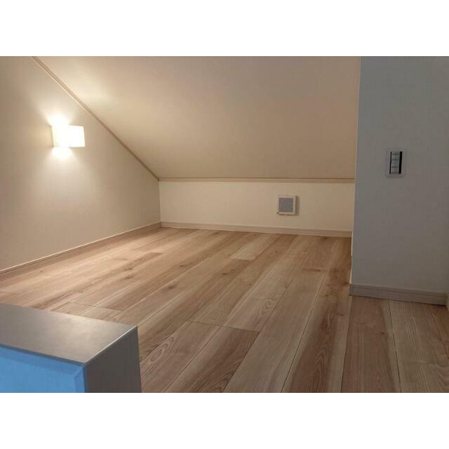 その他部屋・スペース　ロフトへは階段で楽々上り下り♪側面はクローゼット＆棚になって