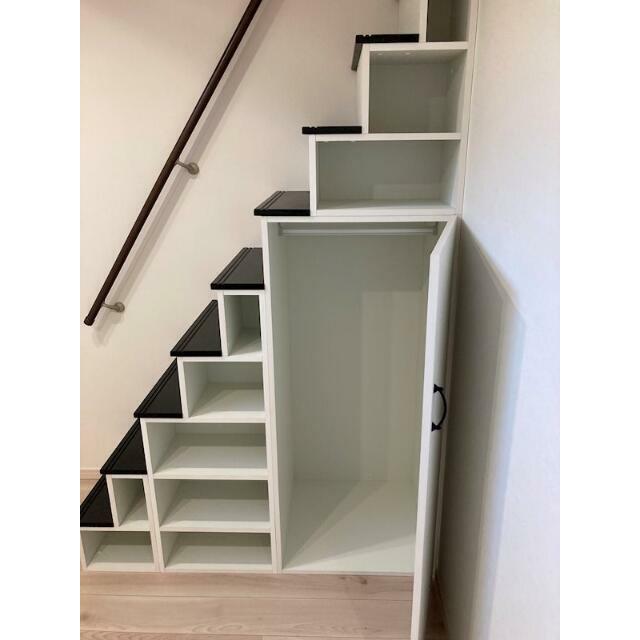 収納　ロフトへは階段で楽々上り下り♪側面はオシャレな収納になってい