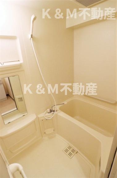 バス・シャワールーム　ゆったり過ごせるお風呂です