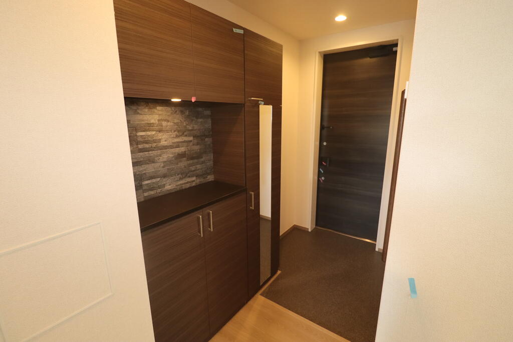 玄関　玄関：画像は同社類似物件の写真