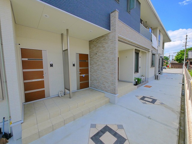 その他共有部分　ゆとりのあるエントランスです