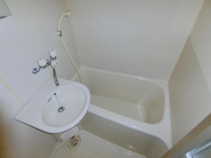 バス・シャワールーム　図面と現状に相違がある場合には現状を優先