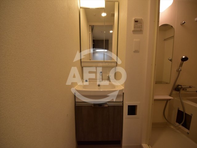 洗面設備　プレサンス大阪都島エレナード　独立洗面台