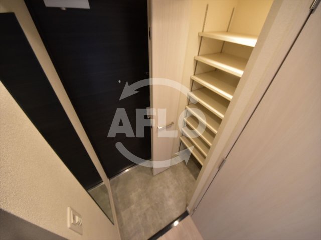 玄関　プレサンス大阪都島エレナード　玄関