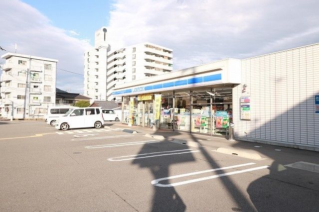 コンビニ　ローソン淡路浦平松店（コンビニ）まで300m