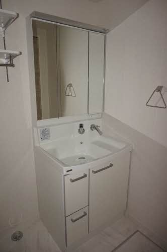 洗面設備　シャワー付き洗面台♪