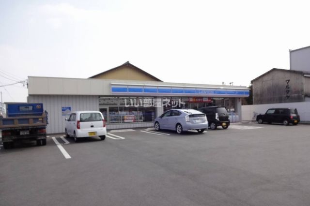 コンビニ　ローソン 松阪駅部田町店（コンビニ）まで536m