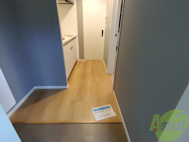 玄関　玄関からの様子です。すぐ部屋が見えないのは安心ですね。