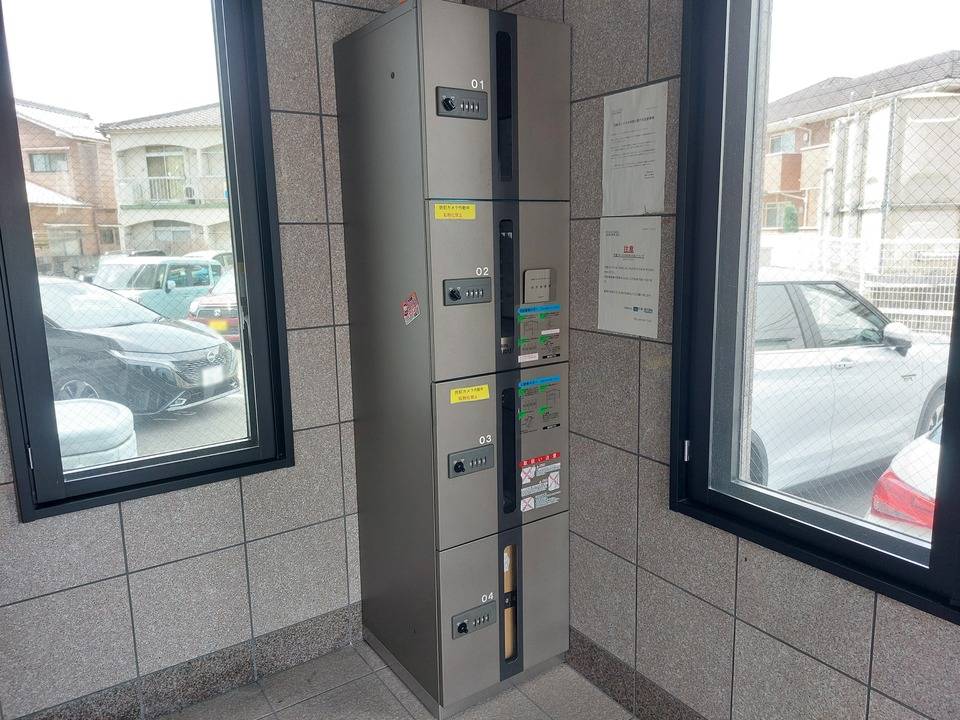 エントランス　宅配ボックス