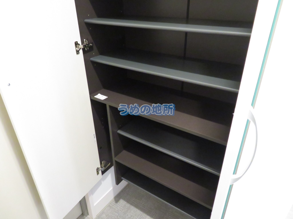 その他　靴箱 (2)