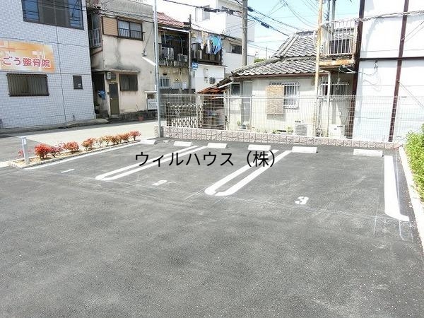 駐車場　敷地内駐車場！