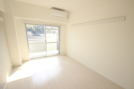 居室・リビング　※別部屋の写真です