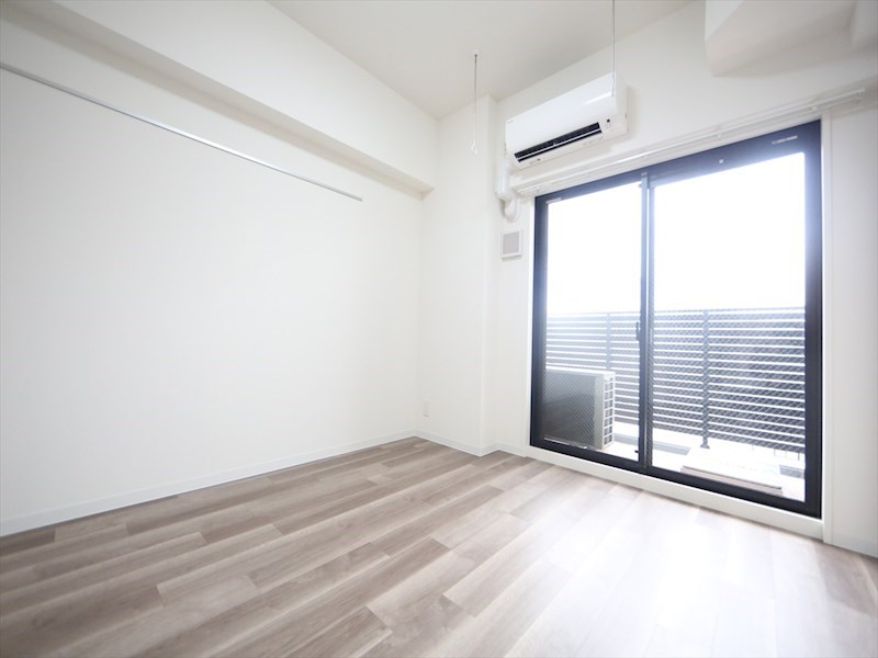 バルコニー　洋室7.1帖　エアコン完備　バルコニー