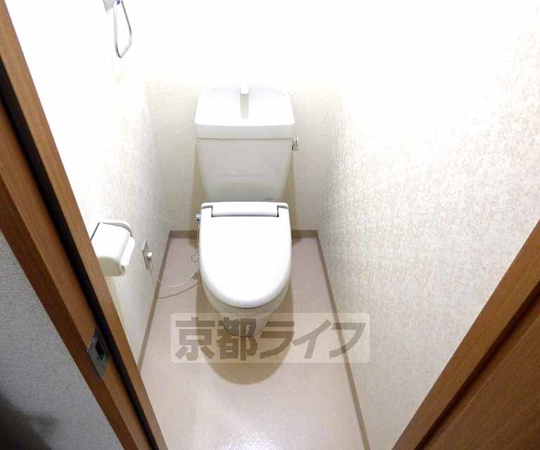 トイレ　広々としたトイレです。