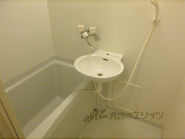 バス・シャワールーム　バス