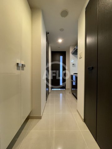 玄関　アーデン京町堀ウエスト　おしゃれな玄関廊下