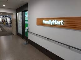 コンビニ　ファミリーマート　甲南医療センター店（コンビニ）まで466m