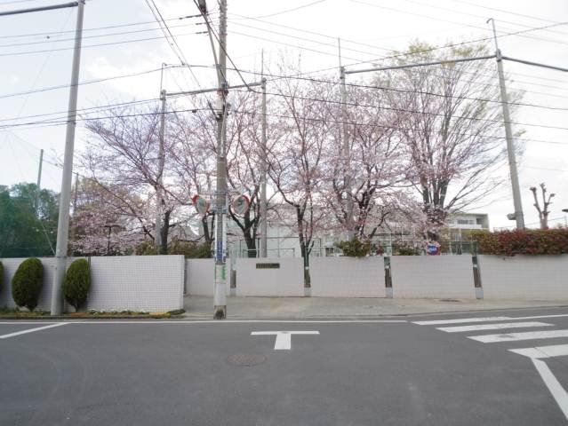 中学校　三鷹市立第三中学校（中学校）まで490m