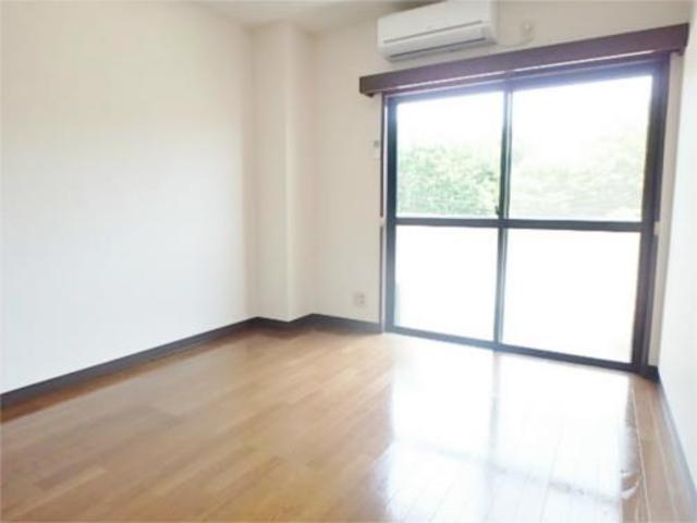 キッチン　南向きのお部屋