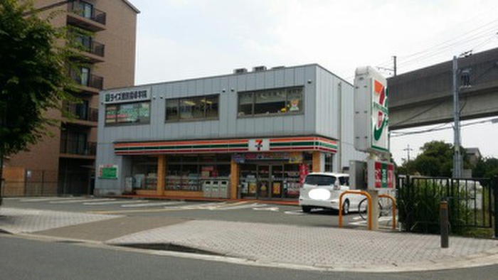 コンビニ　セブンイレブン（コンビニ）まで60m