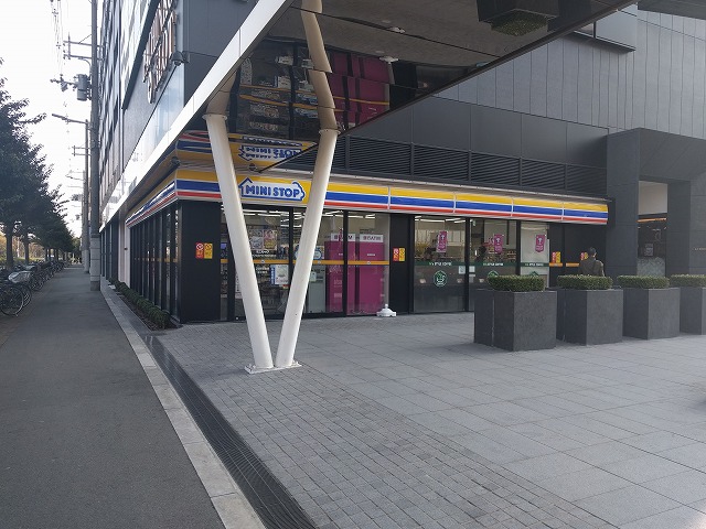 コンビニ　ミニストップ K-POWERS市岡元町店（コンビニ）まで10m
