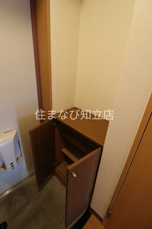 玄関　同型別部屋写真