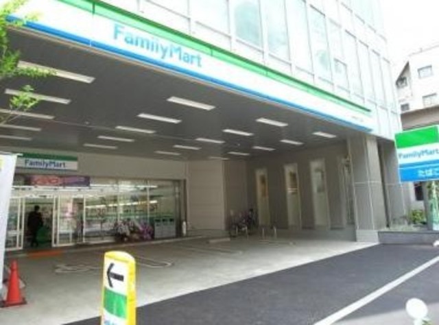 コンビニ　ファミリーマート中野中央二丁目店（コンビニ）まで532m