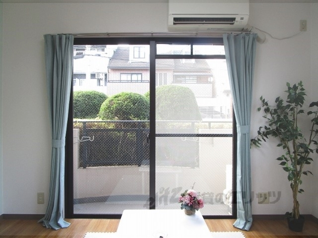 居室・リビング　洋室