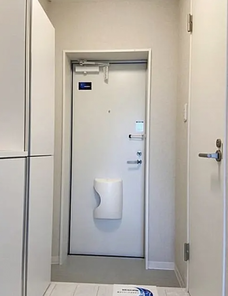 玄関　弊社は都内全域の物件をご紹介可能です！