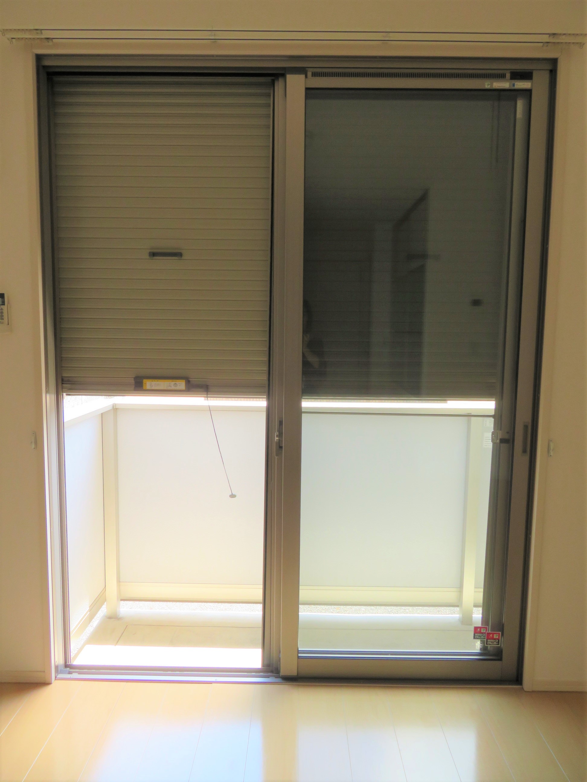 その他設備　2階のお部屋もシャッター付きで安心です。