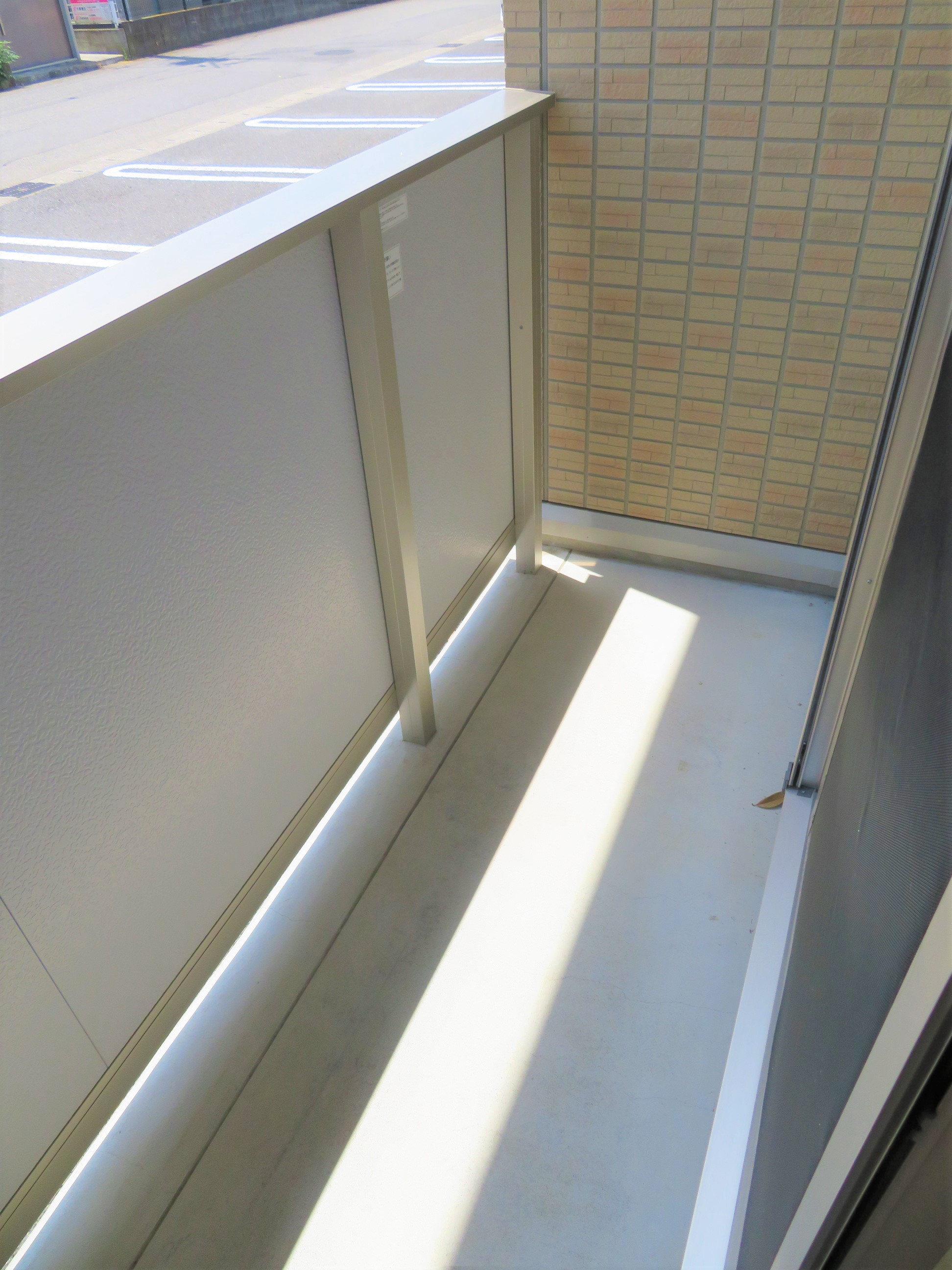 バルコニー　南面バルコニーで日当たり良好です。