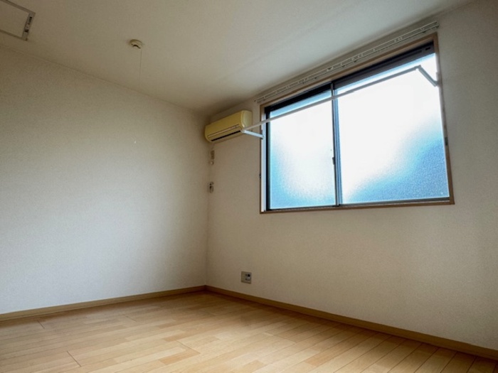 その他部屋・スペース　北側にある、5.5帖の洋室です。寝室に最適ですね！