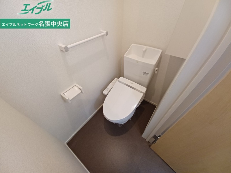 トイレ　同タイプ部屋写真です。