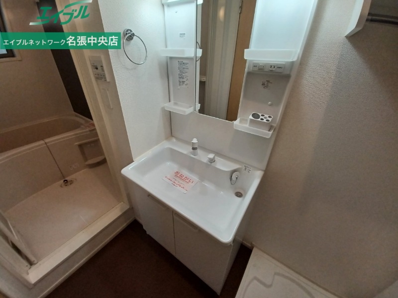 洗面設備　同タイプ部屋写真です。