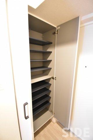 玄関　※同シリーズ参考画像