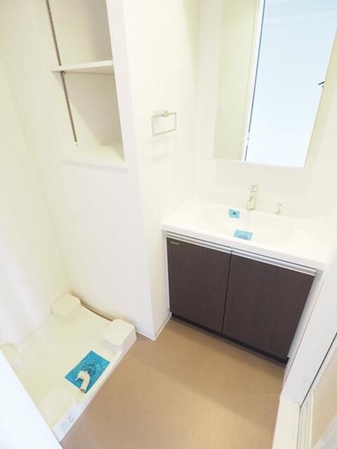 洗面設備　スペースが確保できる洗面所です