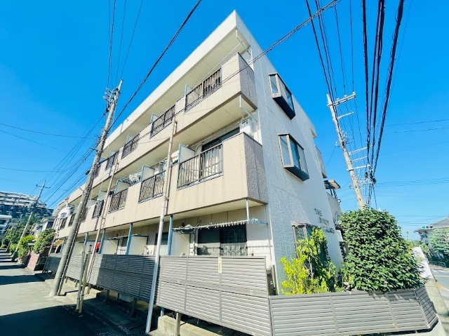 建物外観　のどかな雰囲気の緑豊かな環境