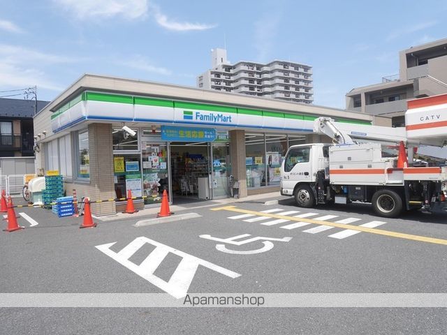 コンビニ　ファミリーマート（コンビニ）まで511m