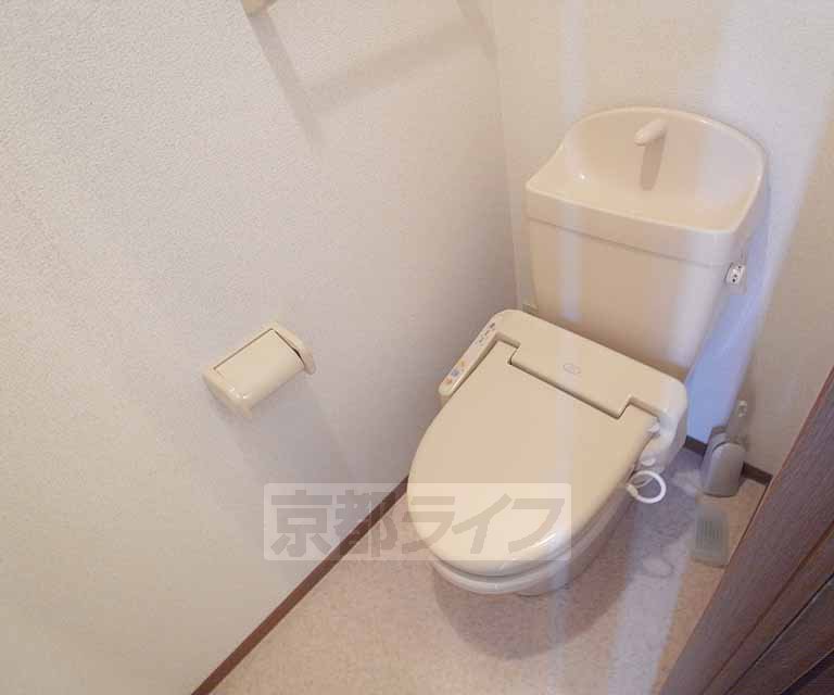 トイレ　ウォシュレット付きのトイレです・