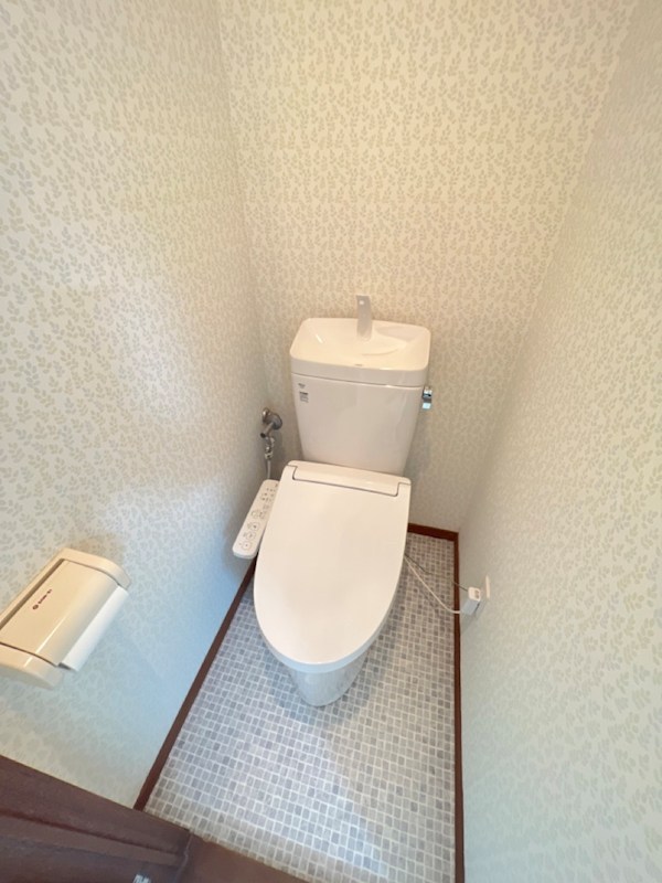 トイレ　ウォシュレット付きです！