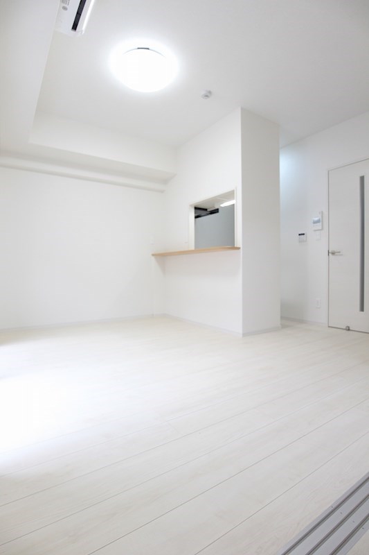 居室・リビング　リビング※別号室の参考写真になります。