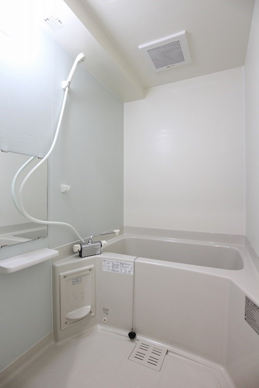 バス・シャワールーム　浴室※別号室の参考写真になります。