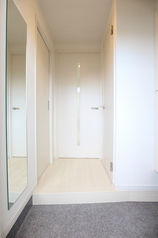 玄関　玄関※別号室の参考写真になります。