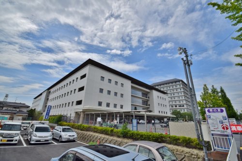 小学校　天理市立山の辺小学校（小学校）まで703m